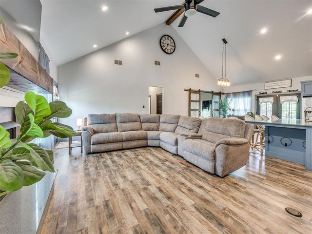 12035 Old Homestead Trail, Guthrie, OK 73044