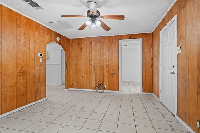 1015 Wilshire Boulevard, Arlington, TX 76012