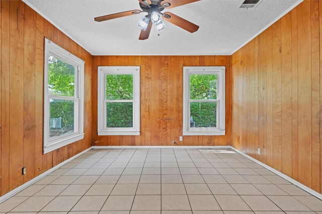 1015 Wilshire Boulevard, Arlington, TX 76012