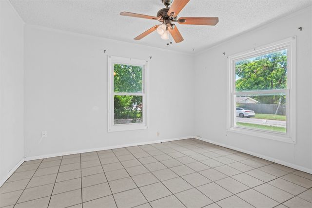 1015 Wilshire Boulevard, Arlington, TX 76012