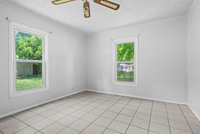 1015 Wilshire Boulevard, Arlington, TX 76012