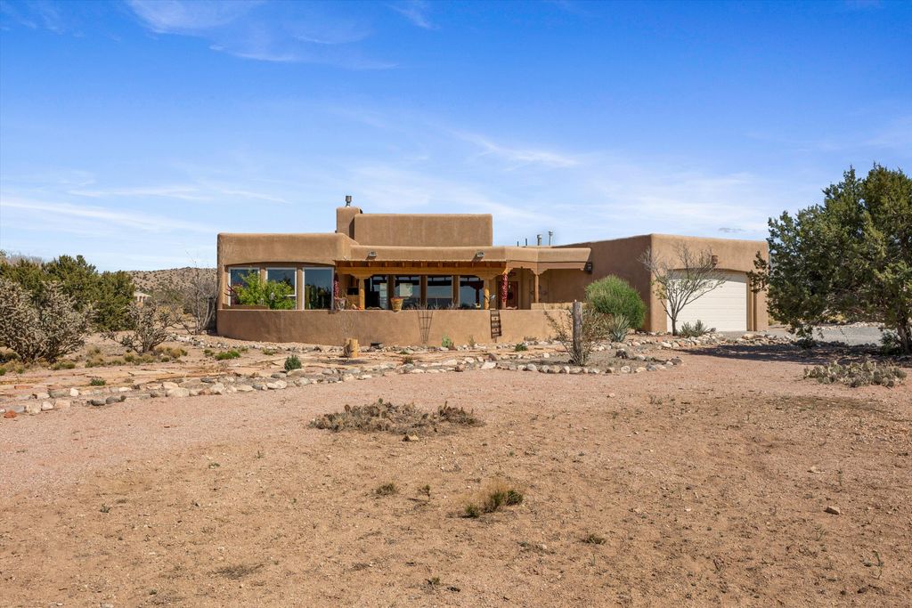 4 Cielo Norte, Placitas, NM 87043