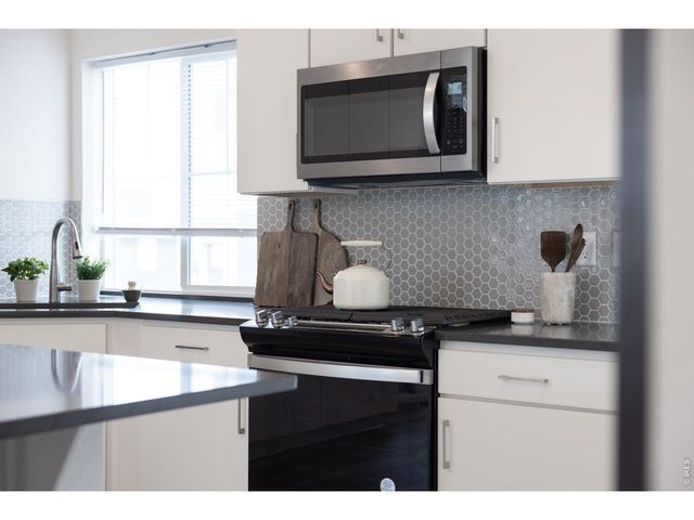 1027 Highview Dr, Erie, CO 80516