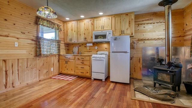 W16396 County Rd C, Taylor, WI 54659