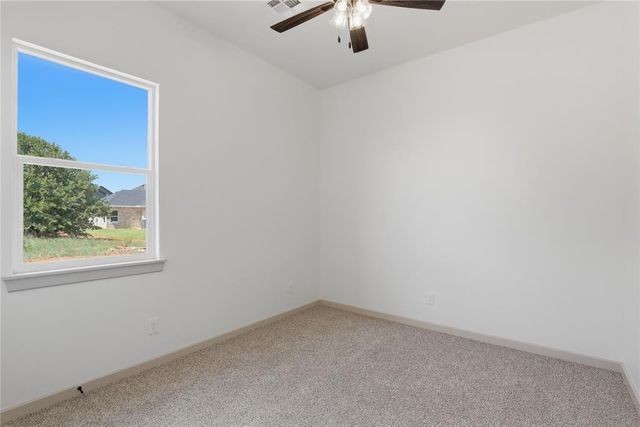 1240 Twin Oaks Dr, Blanchard, OK 73010