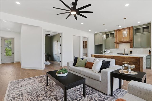 1240 Twin Oaks Dr, Blanchard, OK 73010