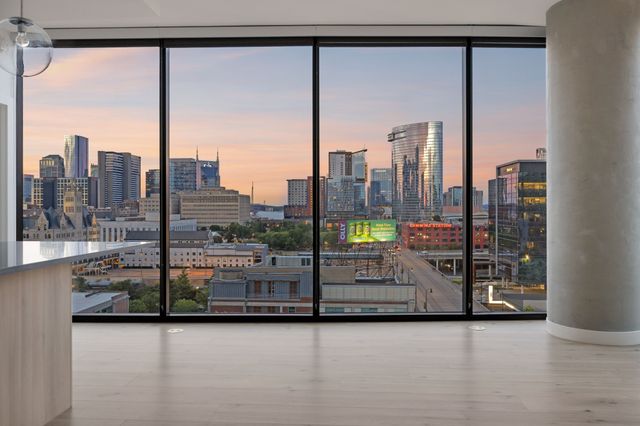 1212 Demonbreun St Apt 815, Nashville, TN 37203