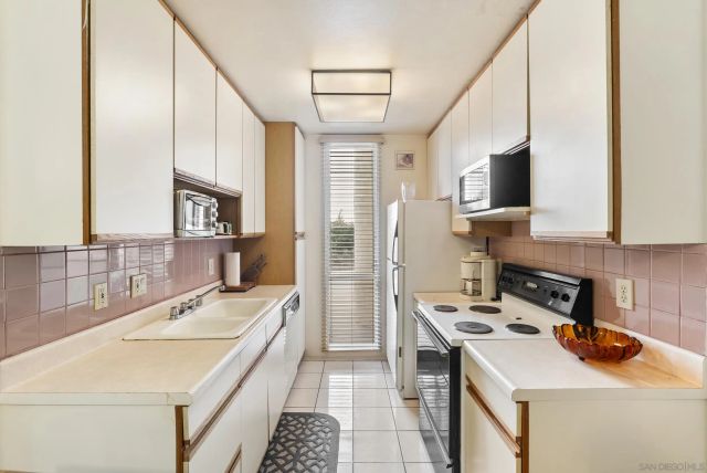 6455 La Jolla Blvd 121, La Jolla, CA 92037