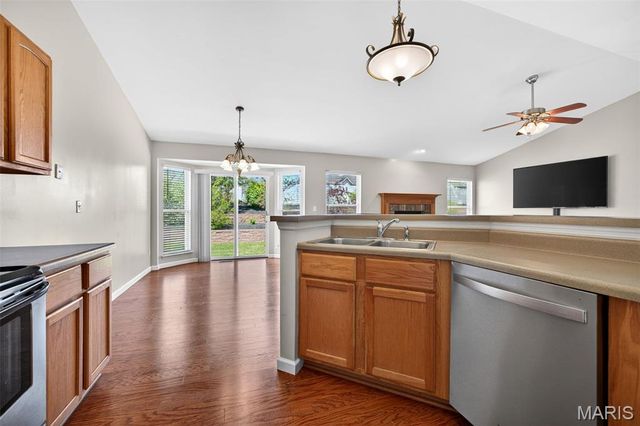 1433 Sunview Drive, O'fallon, MO 63366
