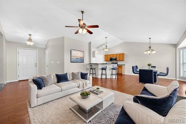 1433 Sunview Drive, O'fallon, MO 63366
