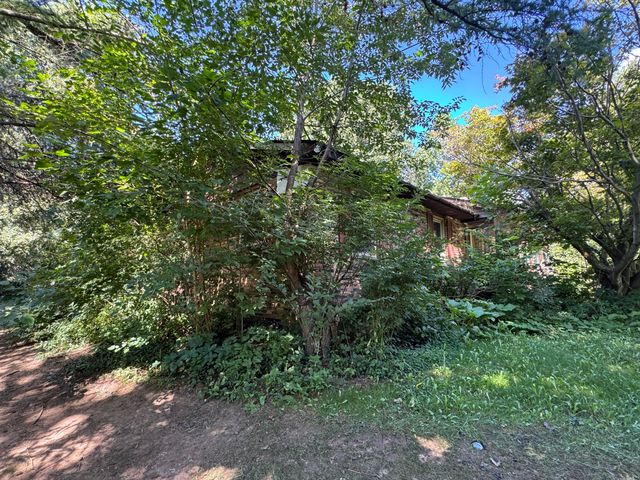 236 S 150 E, Valparaiso, IN 46383