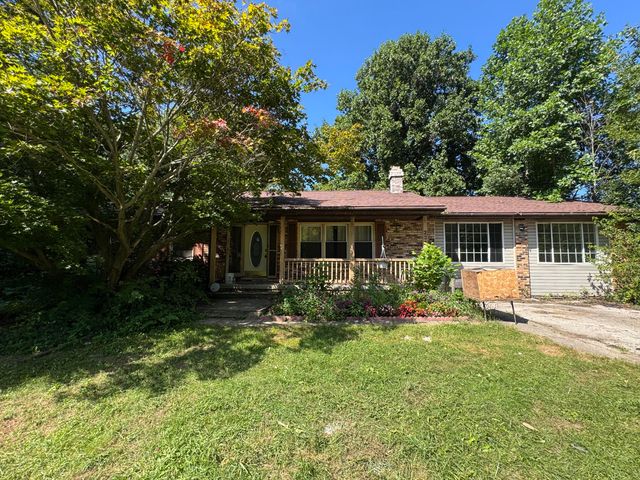 236 S 150 E, Valparaiso, IN 46383
