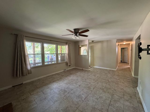 236 S 150 E, Valparaiso, IN 46383