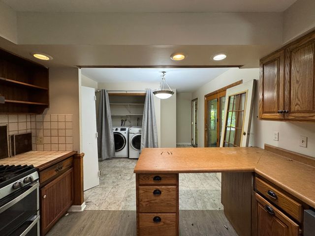 236 S 150 E, Valparaiso, IN 46383