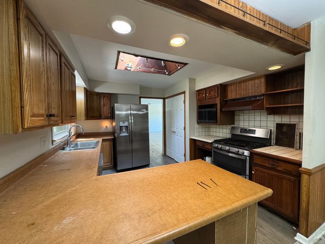 236 S 150 E, Valparaiso, IN 46383
