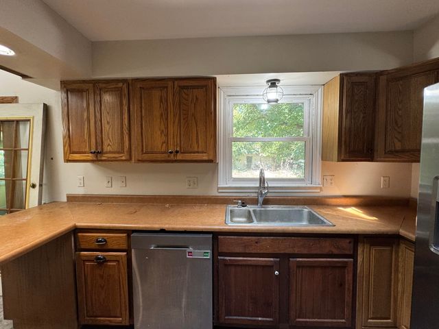 236 S 150 E, Valparaiso, IN 46383