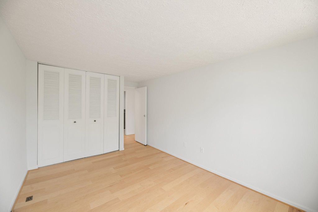 Image 18 of property listing at 418 LEGATO TER, Silver Spring, MD 20901