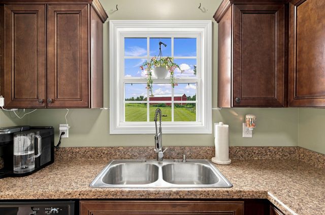 1809 Mosley Ferry Rd, Chapmansboro, TN 37035