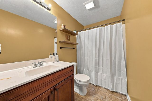 1809 Mosley Ferry Rd, Chapmansboro, TN 37035