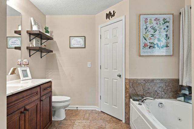 1809 Mosley Ferry Rd, Chapmansboro, TN 37035