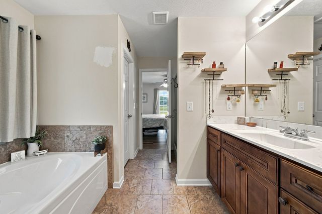 1809 Mosley Ferry Rd, Chapmansboro, TN 37035