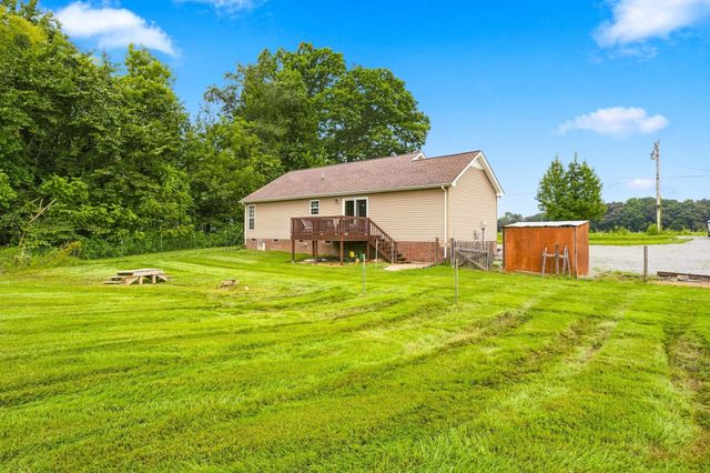 1809 Mosley Ferry Rd, Chapmansboro, TN 37035