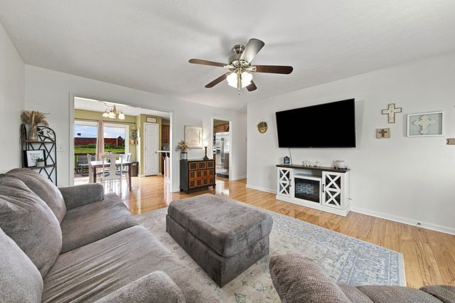 1809 Mosley Ferry Rd, Chapmansboro, TN 37035