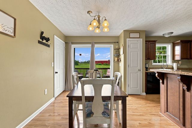 1809 Mosley Ferry Rd, Chapmansboro, TN 37035