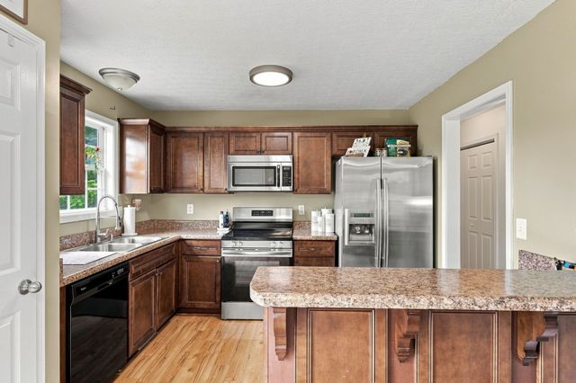 1809 Mosley Ferry Rd, Chapmansboro, TN 37035