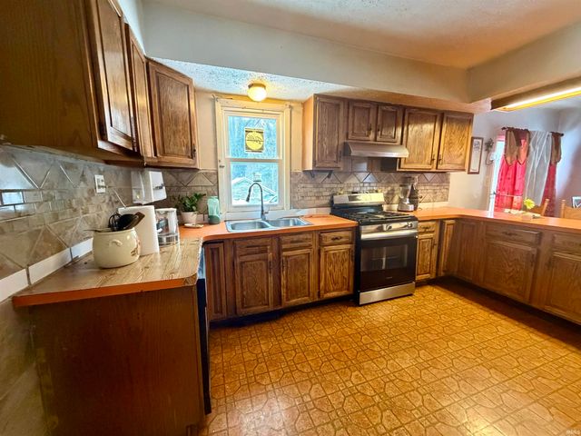 2731 Pleasant Plain Avenue, Elkhart, IN 46517