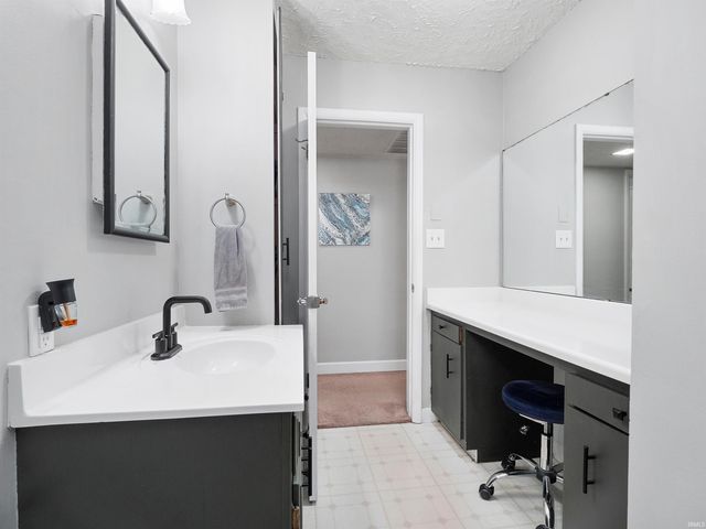 4652 Bradwood Terrace, Fort Wayne, IN 46815