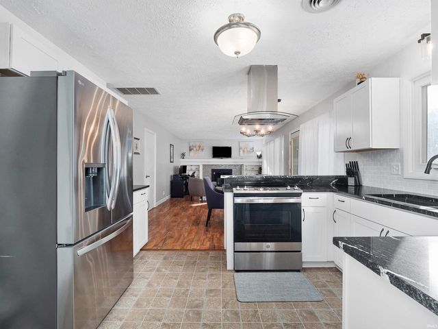 4652 Bradwood Terrace, Fort Wayne, IN 46815