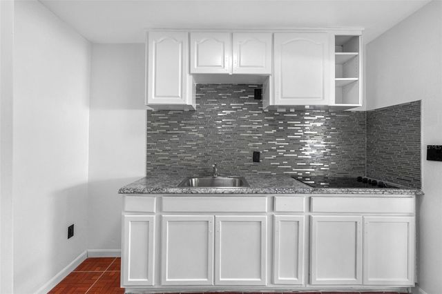 7223 N CLARK AVENUE, Tampa, FL 33614