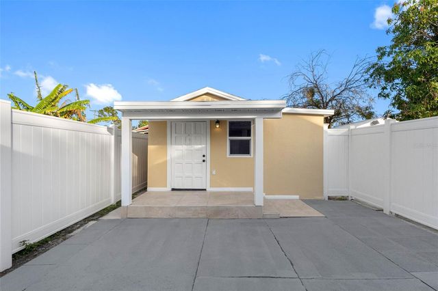 7223 N CLARK AVENUE, Tampa, FL 33614