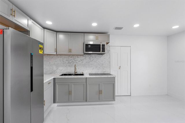 7223 N CLARK AVENUE, Tampa, FL 33614