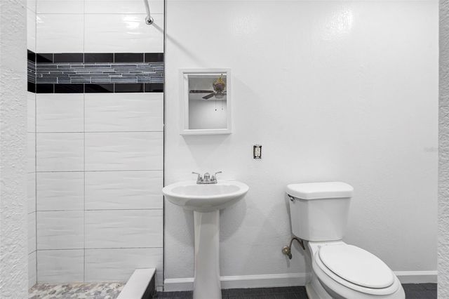 7223 N CLARK AVENUE, Tampa, FL 33614