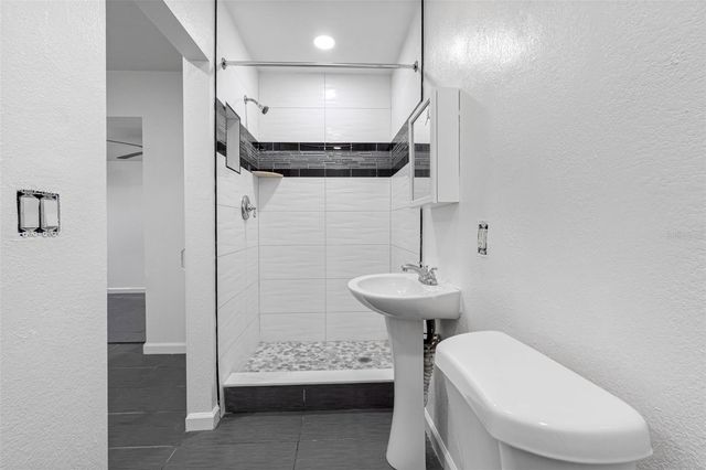 7223 N CLARK AVENUE, Tampa, FL 33614