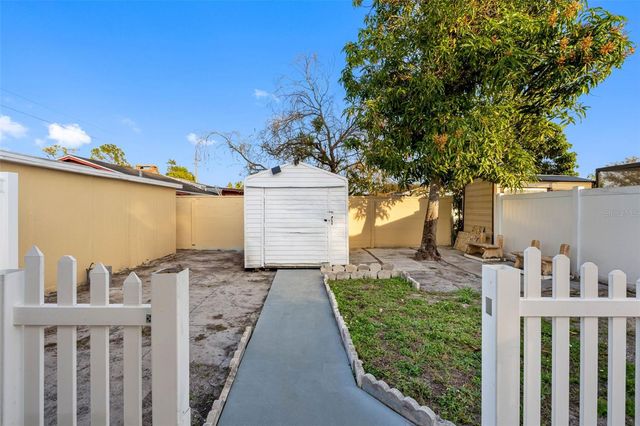 7223 N CLARK AVENUE, Tampa, FL 33614