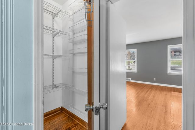 1873 Trevilian Way, Louisville, KY 40205