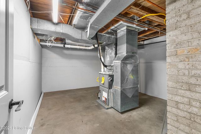 1873 Trevilian Way, Louisville, KY 40205