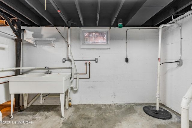 1873 Trevilian Way, Louisville, KY 40205