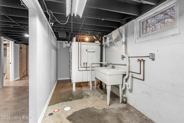 1873 Trevilian Way, Louisville, KY 40205