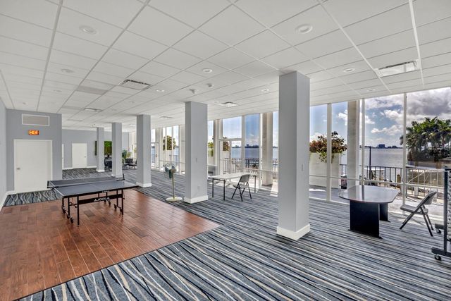 11930 N Bayshore Dr 404, North Miami, FL 33181