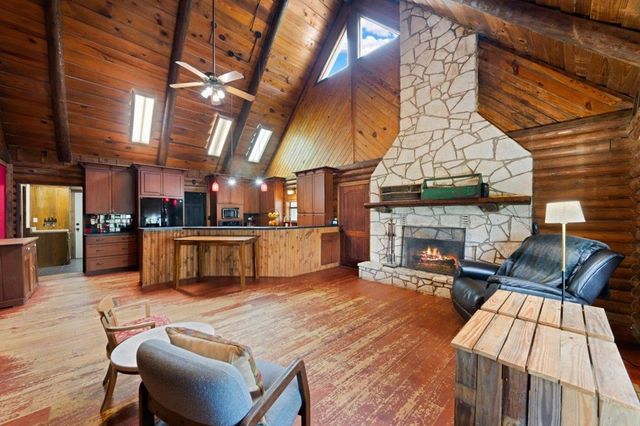 101 Catalina Court, Kerrville, TX 78028