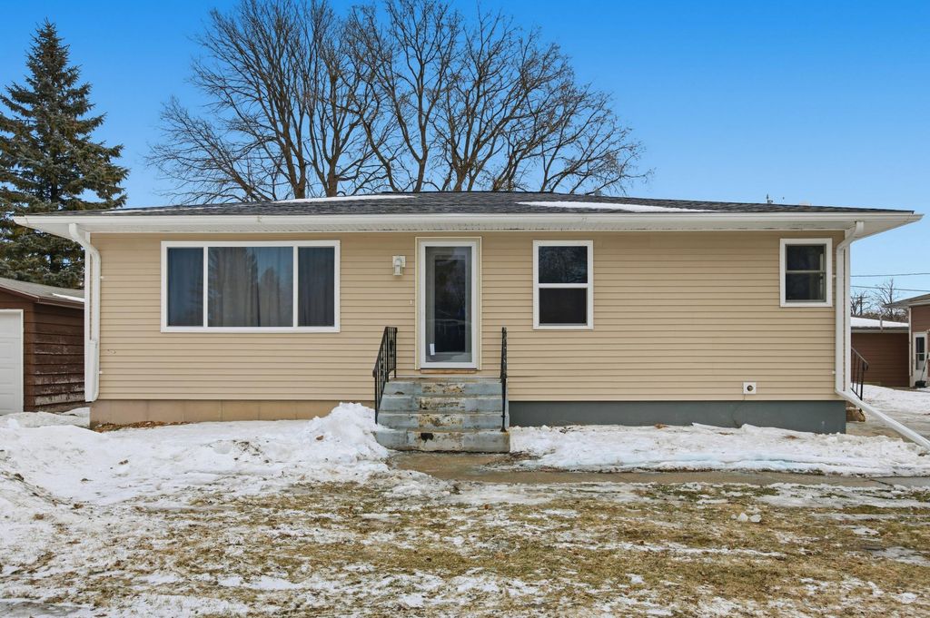 1155 Rossman Avenue, Detroit Lakes, MN 56501