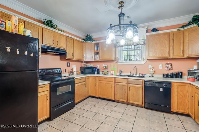 1602 E Railroad Street, Gulfport, MS 39501