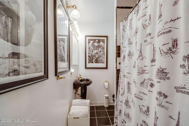 1602 E Railroad Street, Gulfport, MS 39501