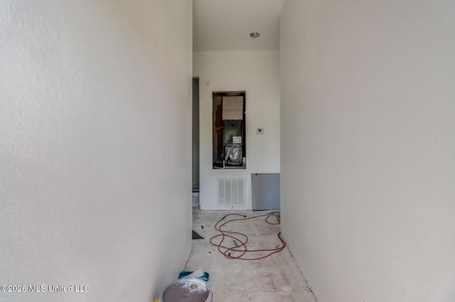 1602 E Railroad Street, Gulfport, MS 39501