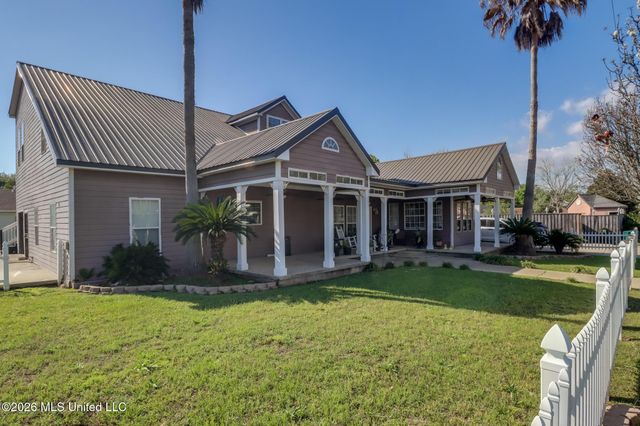 1602 E Railroad Street, Gulfport, MS 39501