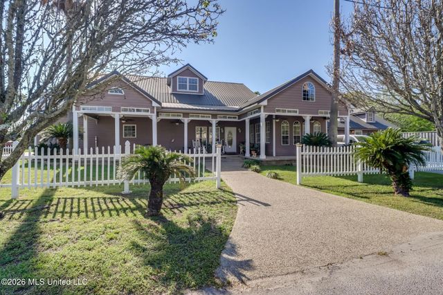 1602 E Railroad Street, Gulfport, MS 39501